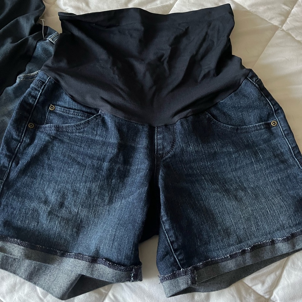 Maternity shorts